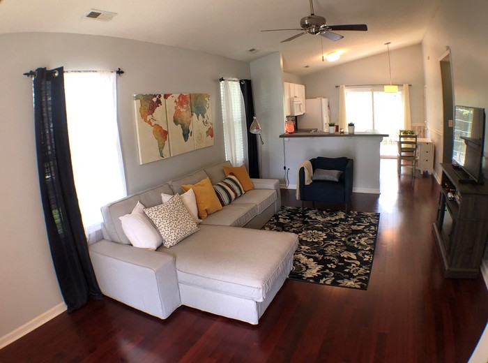 Foto principal - Cute Remodeled 2 BR 2 BA in Concord