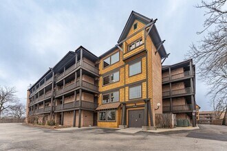 Building Photo - 450 N Main St