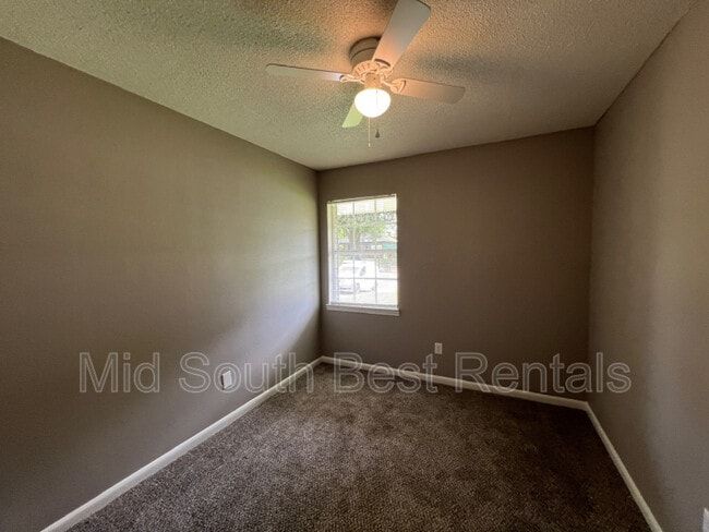 Foto del edificio - 4017 Westmont Rd