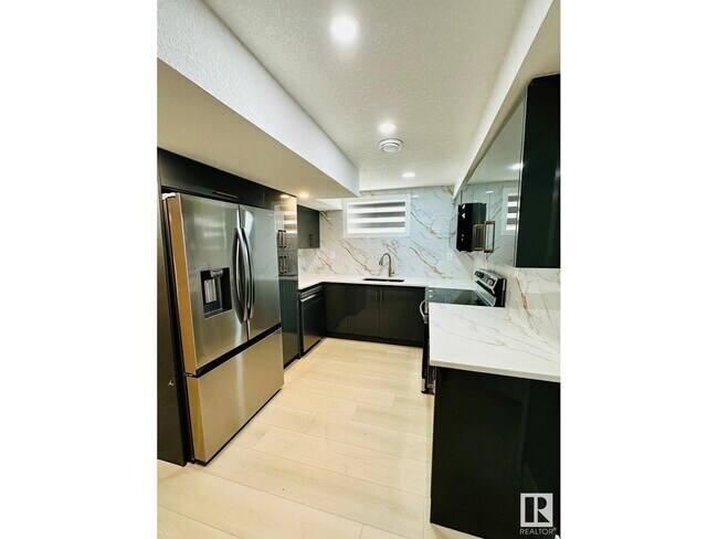 Photo du bâtiment - 9504 75 Street NW