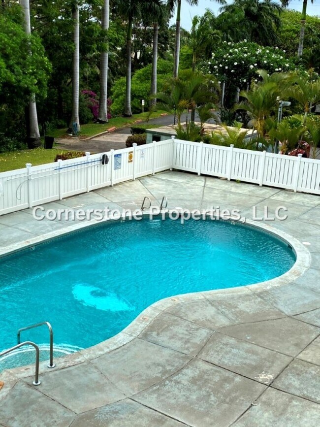 Foto del edificio - 98-1038-1038 Moanalua Rd