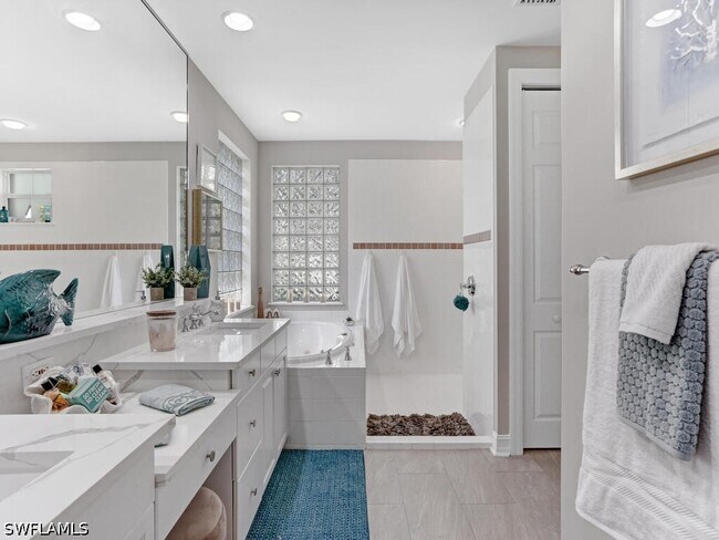 Building Photo - 2847 Tiburon Blvd E