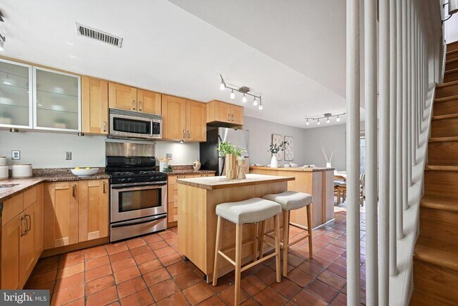 Foto del edificio - 405 Warner St NW