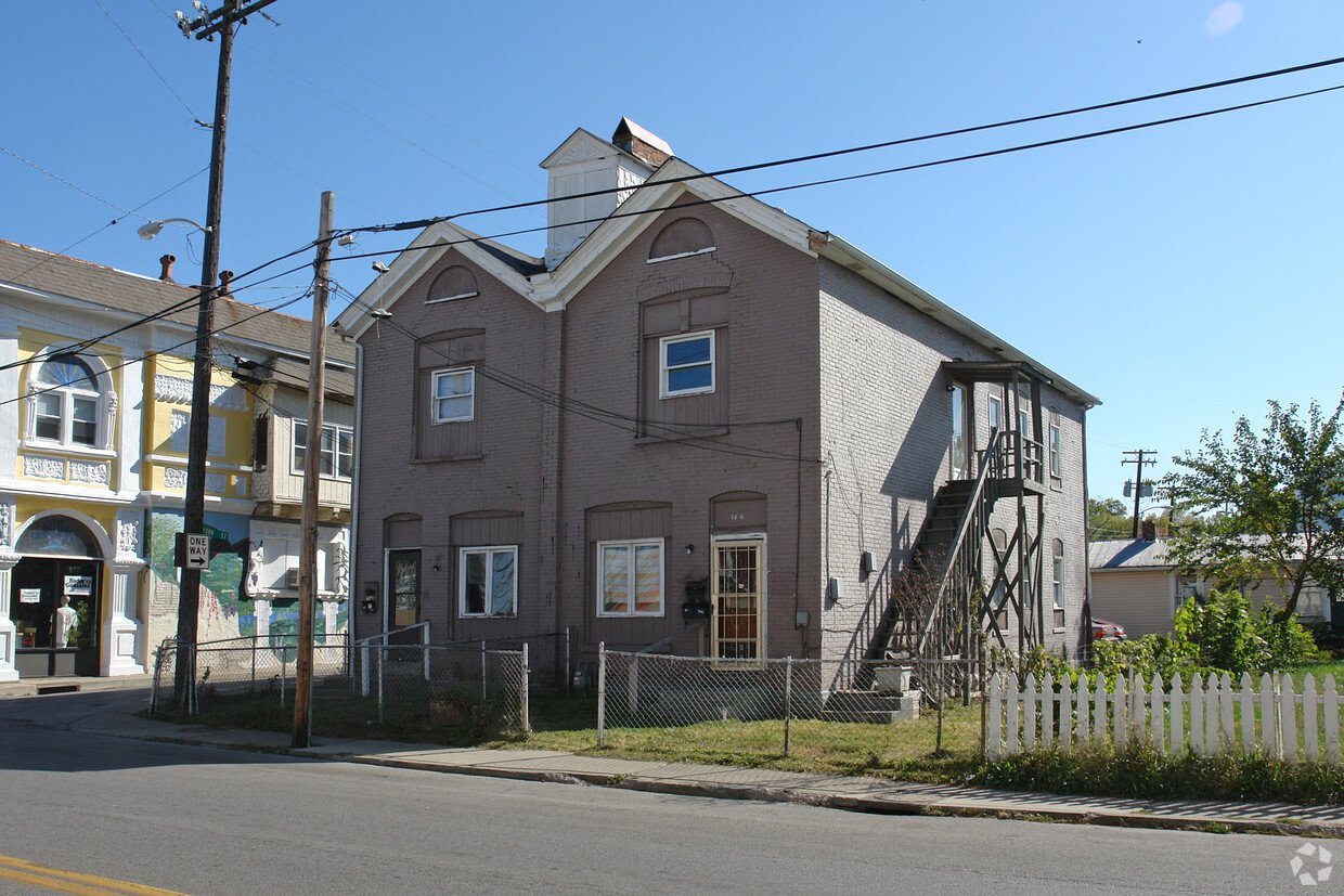 Primary Photo - 746-748 N Limestone