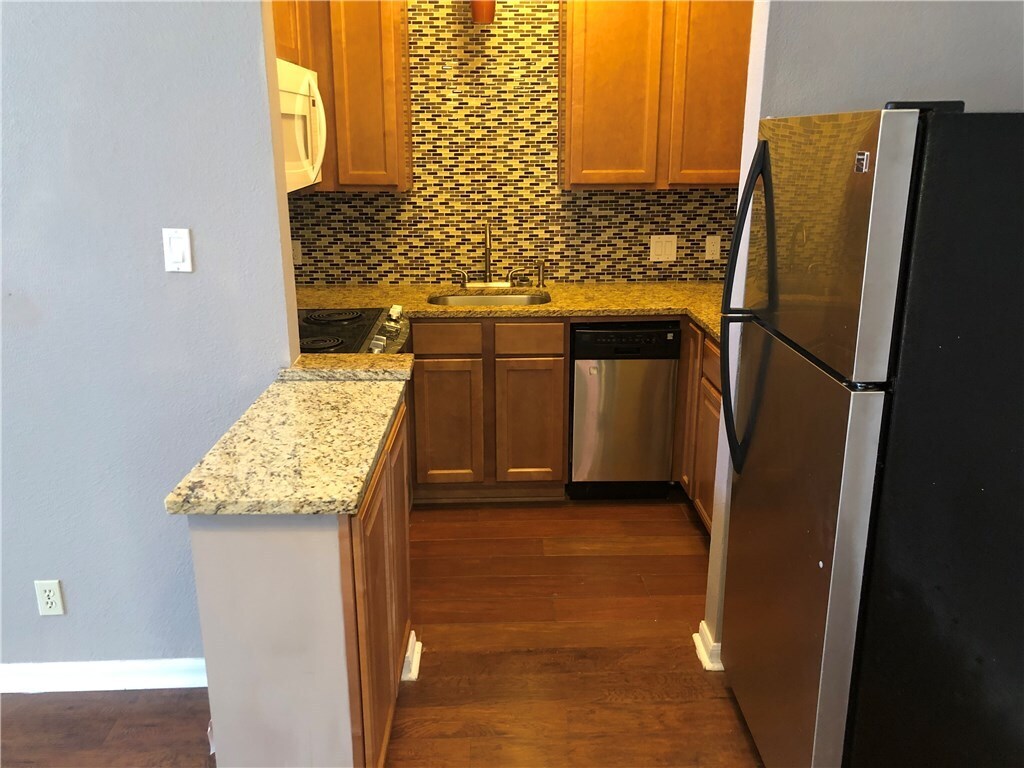 2515 San Gabriel St Unit 6, Austin, TX 78705 Condo for Rent in Austin