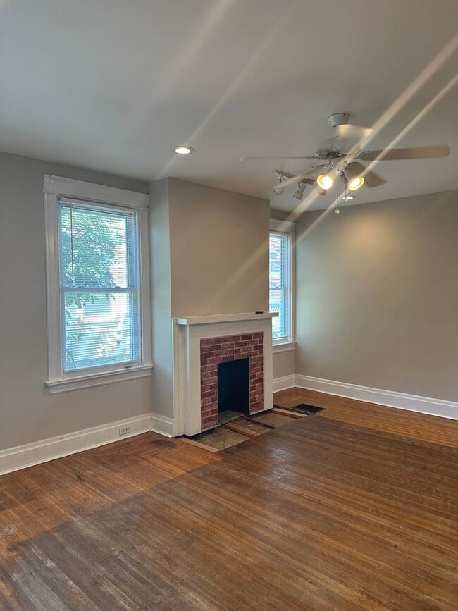 Building Photo - 3926 Floral Ave