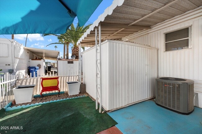 Foto del edificio - 7807 E Main St