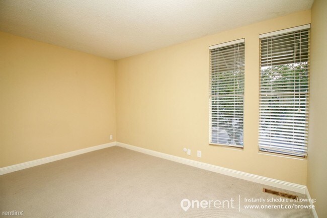 Building Photo - 3934 Mulberry Dr