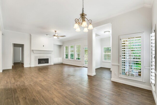 Building Photo - 30 Vista Cove Cir