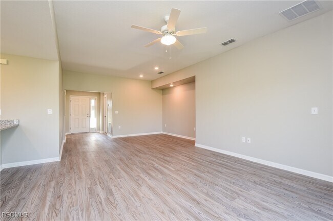 Building Photo - 1415 NW 37th Ave
