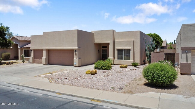 Building Photo - 10050 E Pantera Ave
