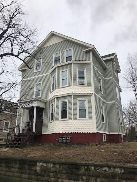 Primary Photo - 215 Public St
