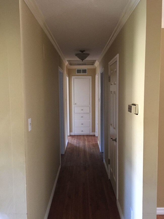 Building Photo - 1 N 58th Terrace Dr
