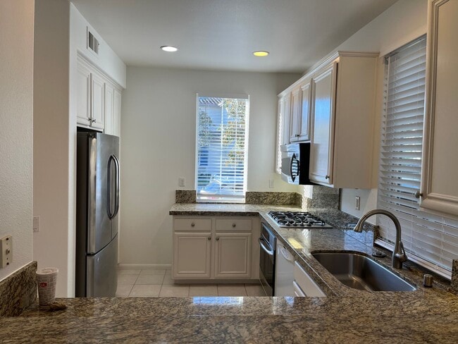 Building Photo - Beautiful Home in gated community blocks f...