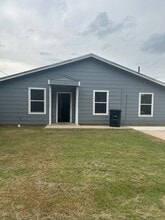Building Photo - 3034 Simmons St