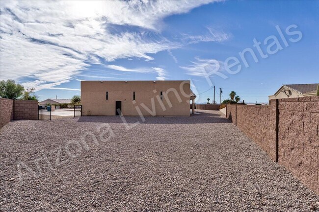 Foto del edificio - RV GARAGE HOME