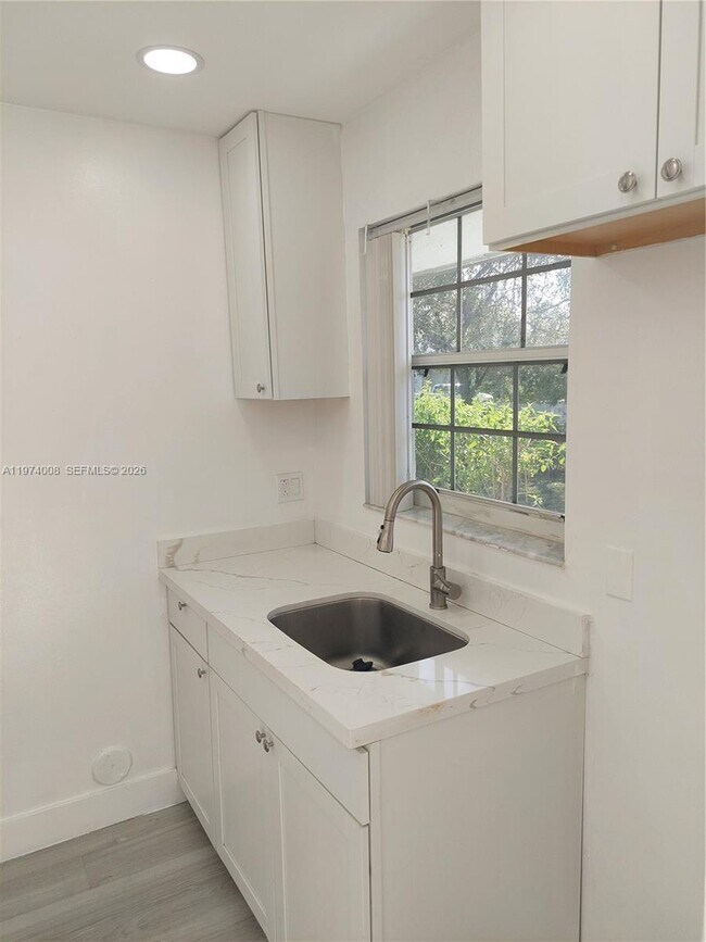 Foto del edificio - 2319 Johnson St