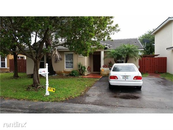 Primary Photo - 12094 SW 251st Ter