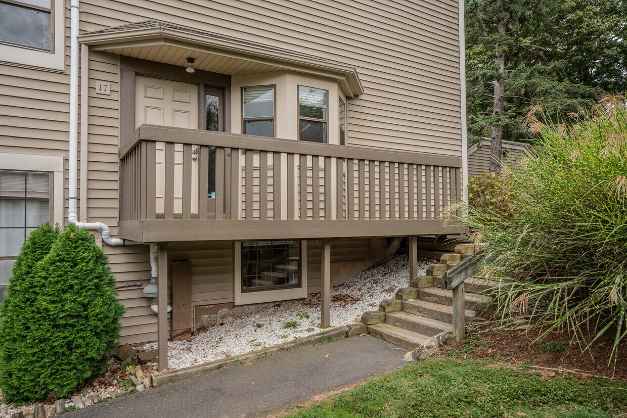 Primary Photo - 17 Stevens Pl