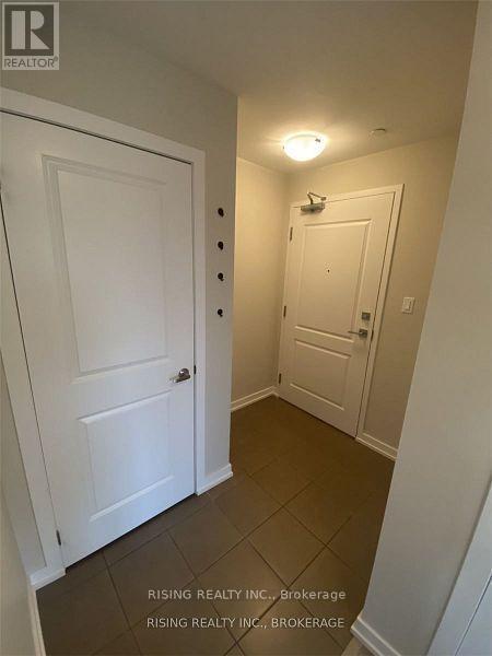 Building Photo - 125-125 Shoreview Pl