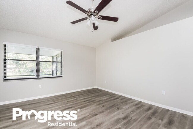 Building Photo - 613 Deauville Ct