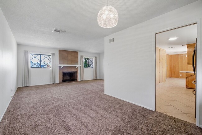 Building Photo - Beautiful, Single-Story 3-Bedroom Home in South Redlands!