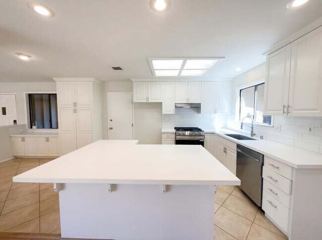 Foto del edificio - 5316 Marmith Ave