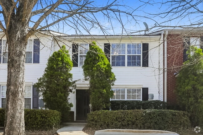 Building Photo - 2286 Strathmoor Manor Dr