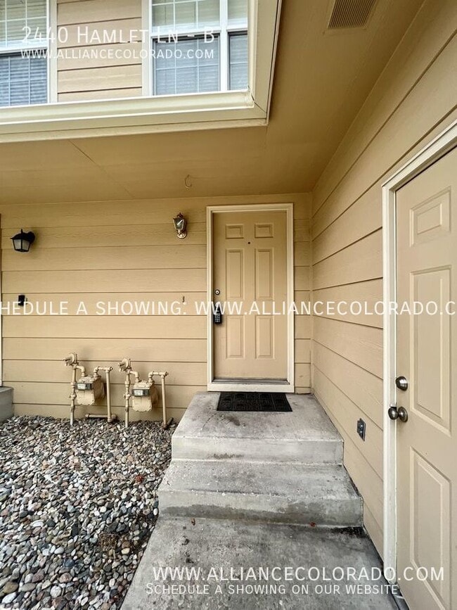 Building Photo - 2440 Hamlet Ln, Unit B