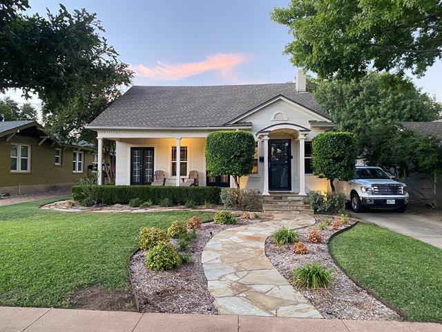 Foto principal - 4620 Birchman Ave