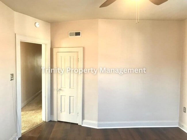 Foto del edificio - 1625 Hamill Ave