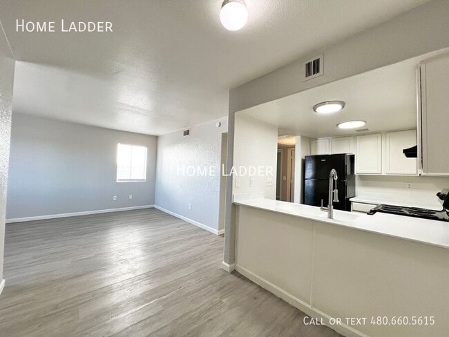 Foto del edificio - 4959 S Park Ave