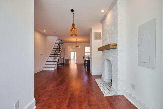 Building Photo - 727 13th St NE