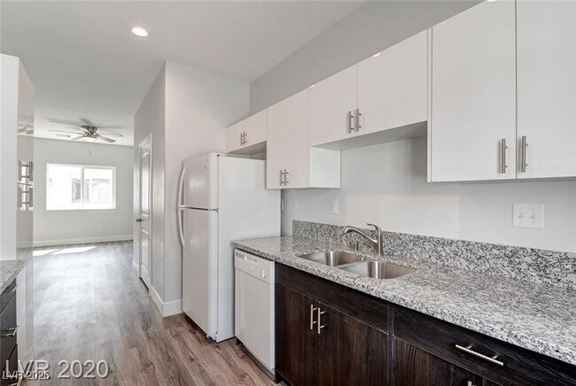 Foto del edificio - 1420 Ogallala St