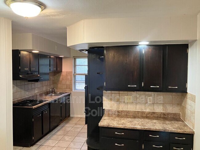 Building Photo - 7826 Birchmont Dr