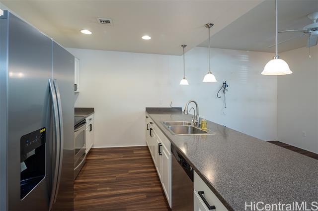 Building Photo - 520 Kunehi St