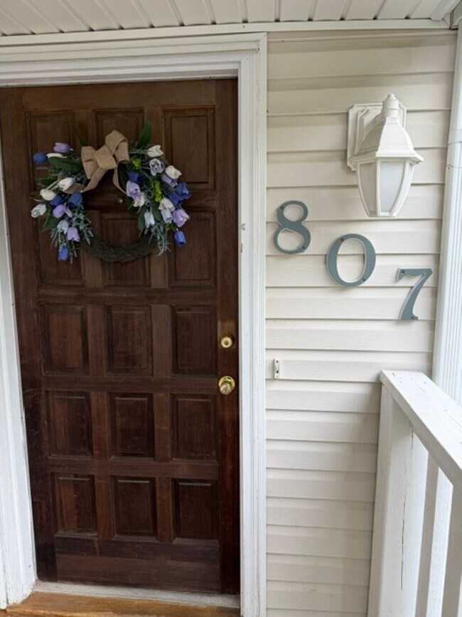 Foto del edificio - 807 Seawinds Ln
