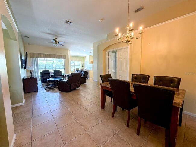 Foto del edificio - 8127 Fan Palm Way