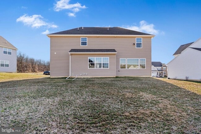 Building Photo - 32 Pamela Dr