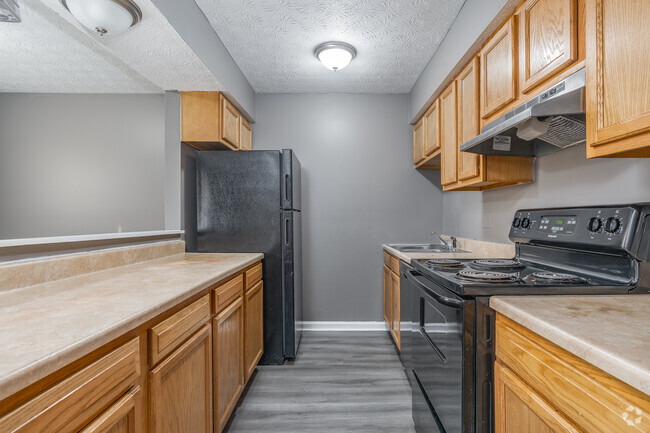 2BR, 1BA - 880SF - Kitchen - Stonecreek Apartments