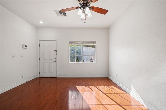 Building Photo - Elegant 3 Bedroom Home with Gourmet Kitchen, Office, & Landscaped Backyard