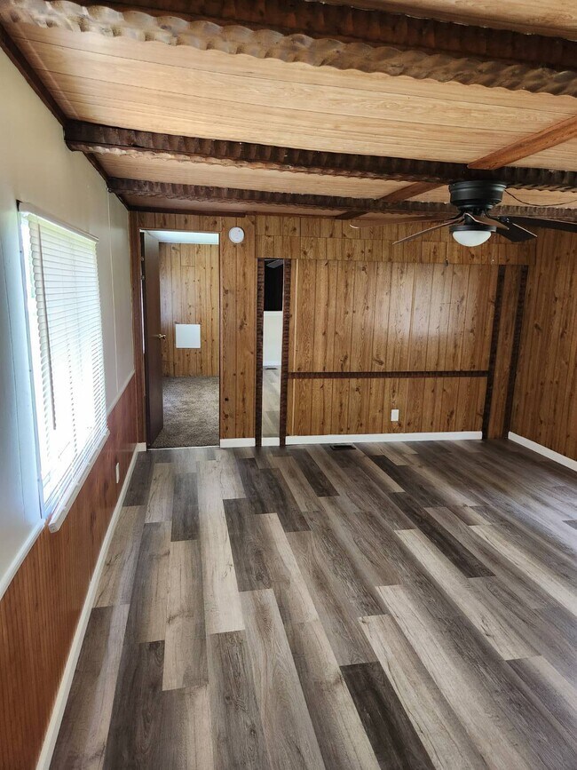 Foto del edificio - 1103 Andrea Dawn Ln