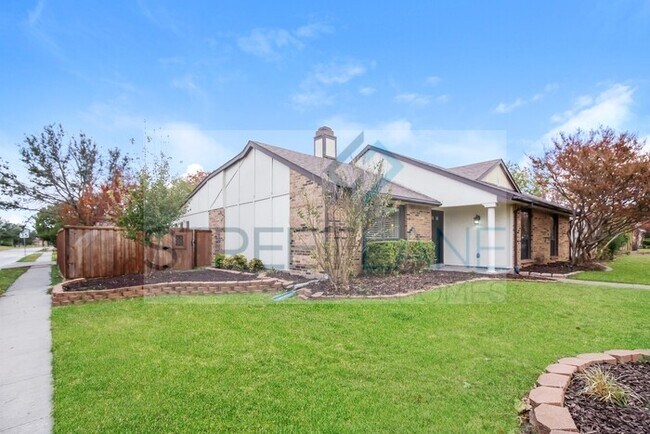 Building Photo - REDUCED!