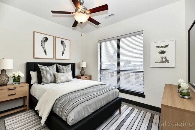 Interior Photo - Mezz 42