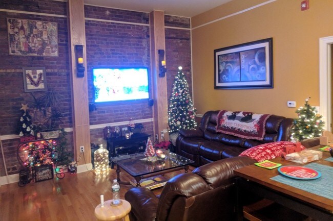 Living Room - 16 Washington St