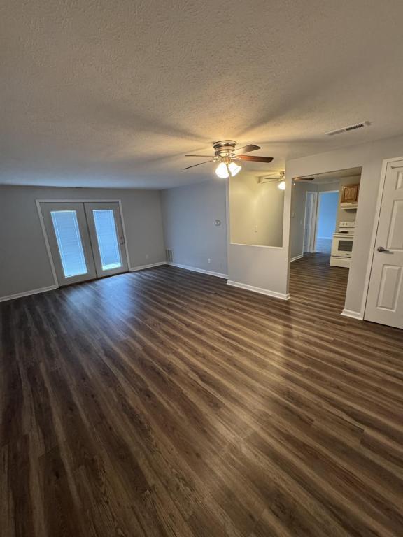 Foto principal - 7857 Harrison Rd