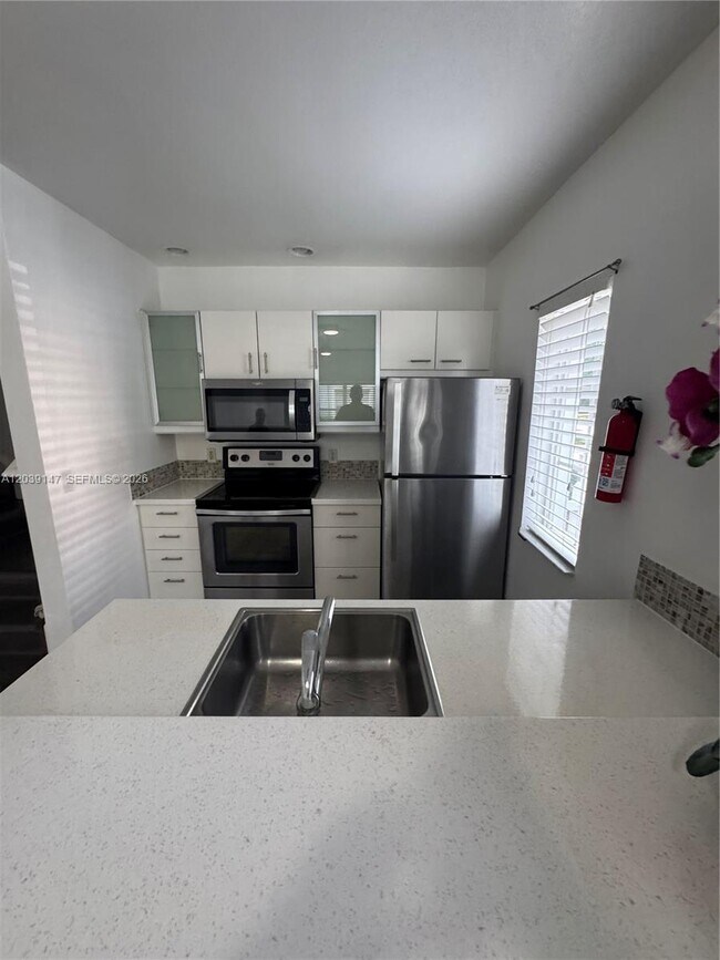 Building Photo - 4006 Santa Maria Dr