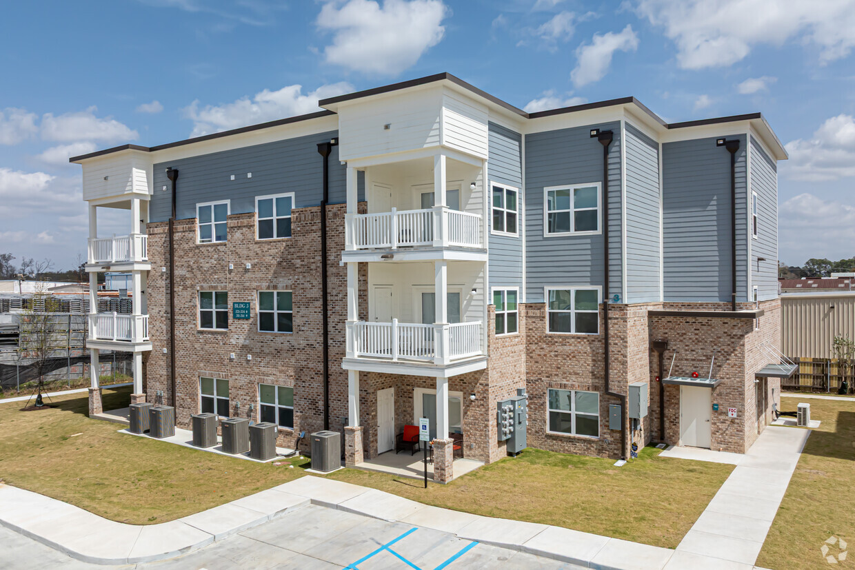 Building Photo - Sea Holly Grande
