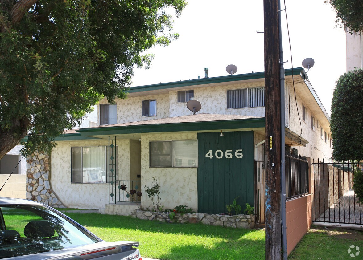 Foto del edificio - 4066 W 129th St