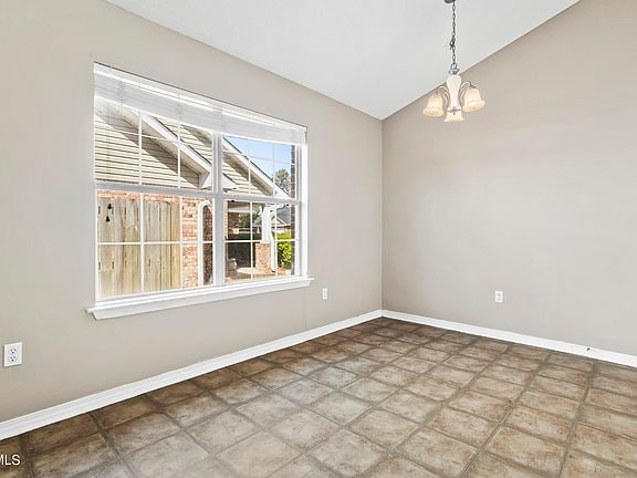 Building Photo - 15095 Cedar Springs Dr